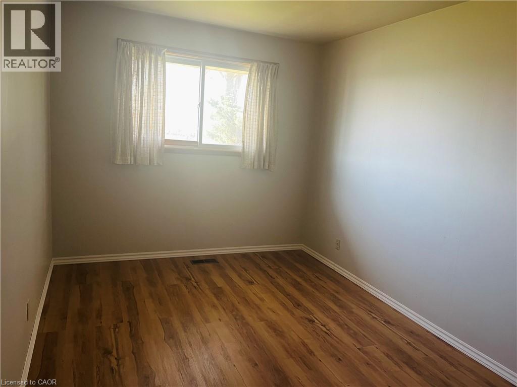 157 Schweitzer Street, Kitchener, Ontario  N2K 1C3 - Photo 5 - 40828048