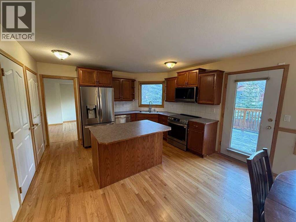 2 Terrace Place, Canmore, Alberta  T1W 2Y3 - Photo 7 - A2309821