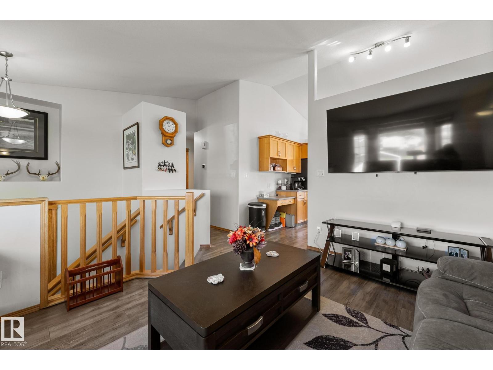 4105 75 St, Camrose, Alberta  T4V 3W4 - Photo 3 - E4486885