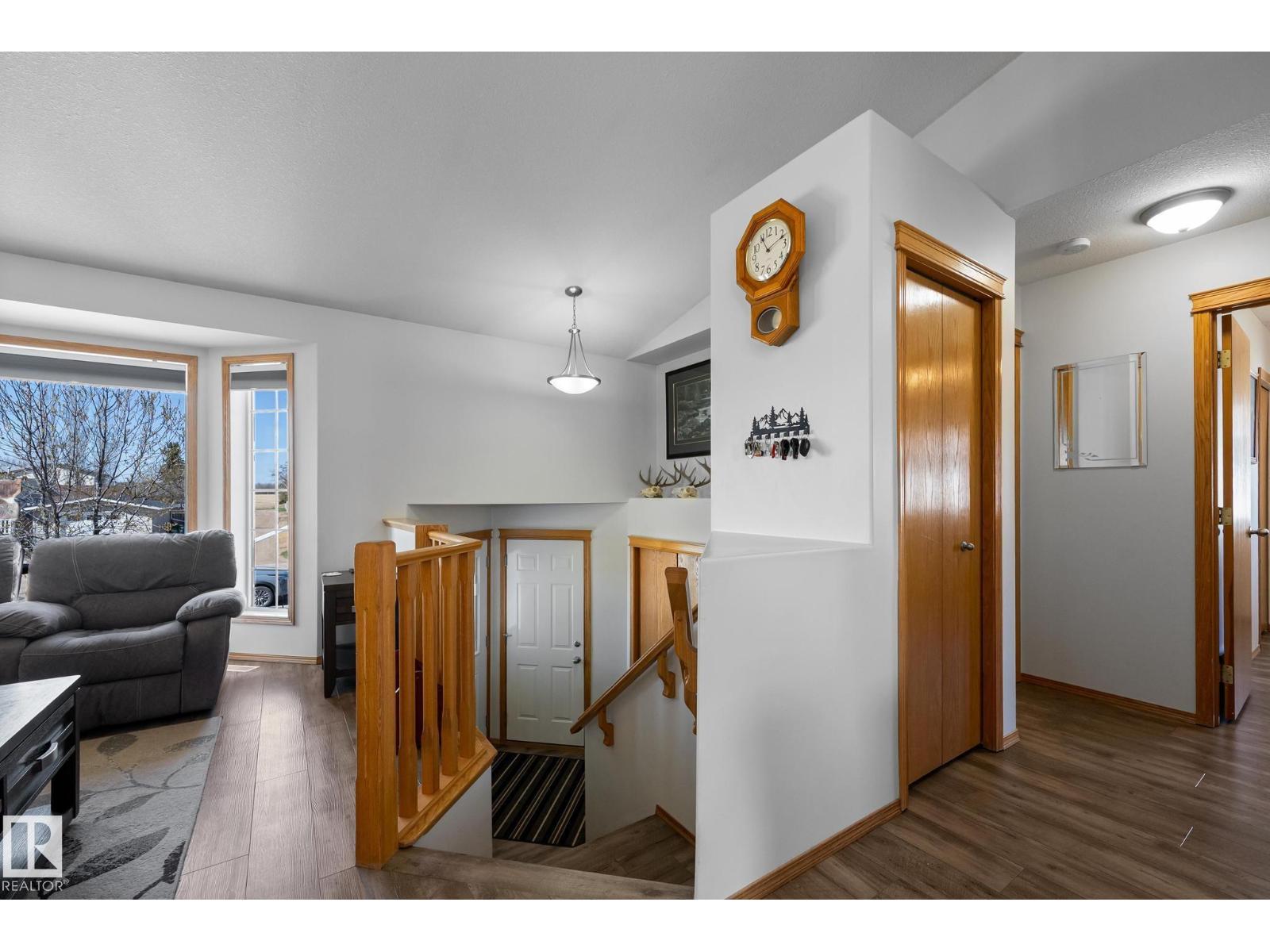 4105 75 St, Camrose, Alberta  T4V 3W4 - Photo 4 - E4486885