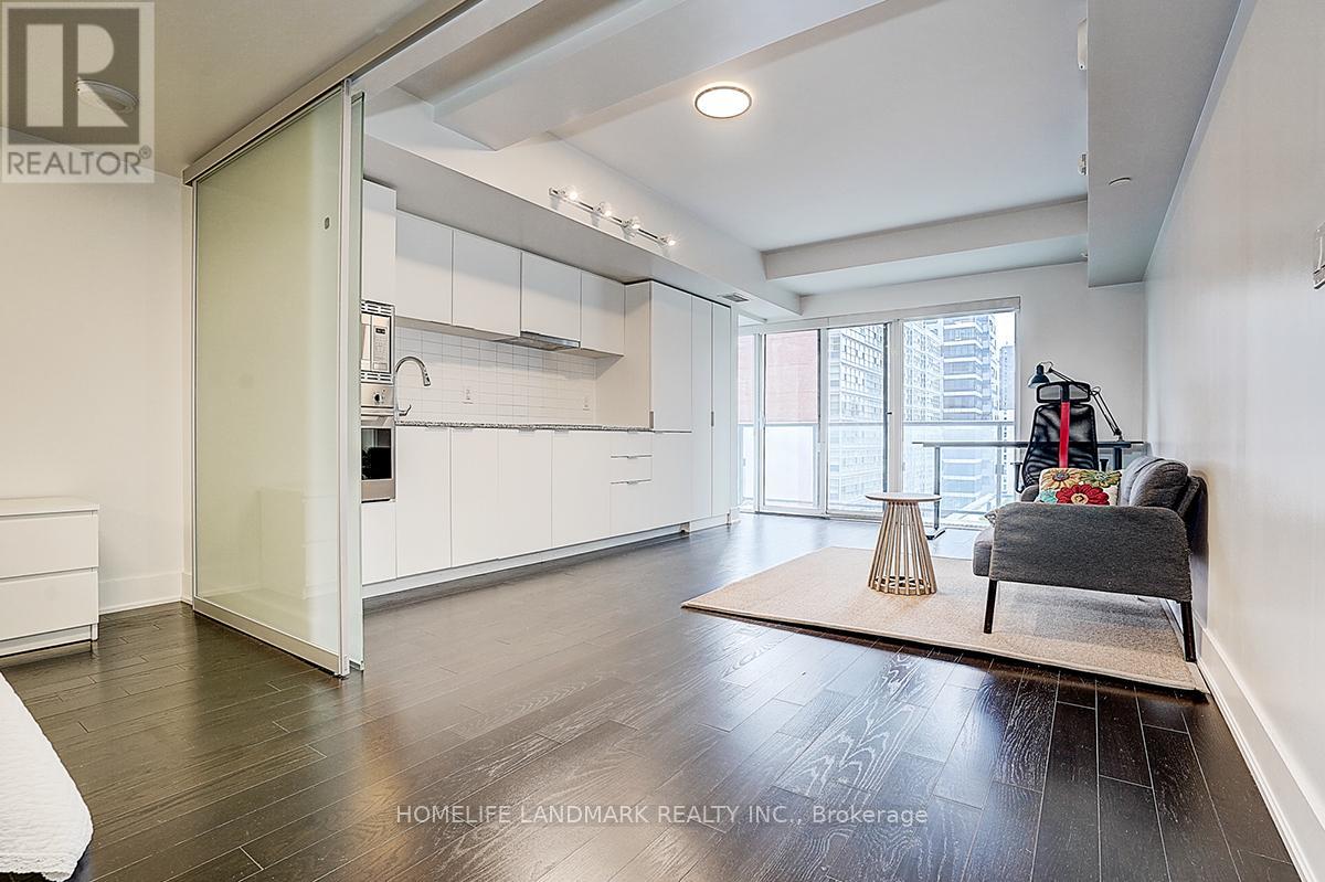 1116 - 955 Bay Street, Toronto, Ontario  M5S 0C6 - Photo 3 - C13107956