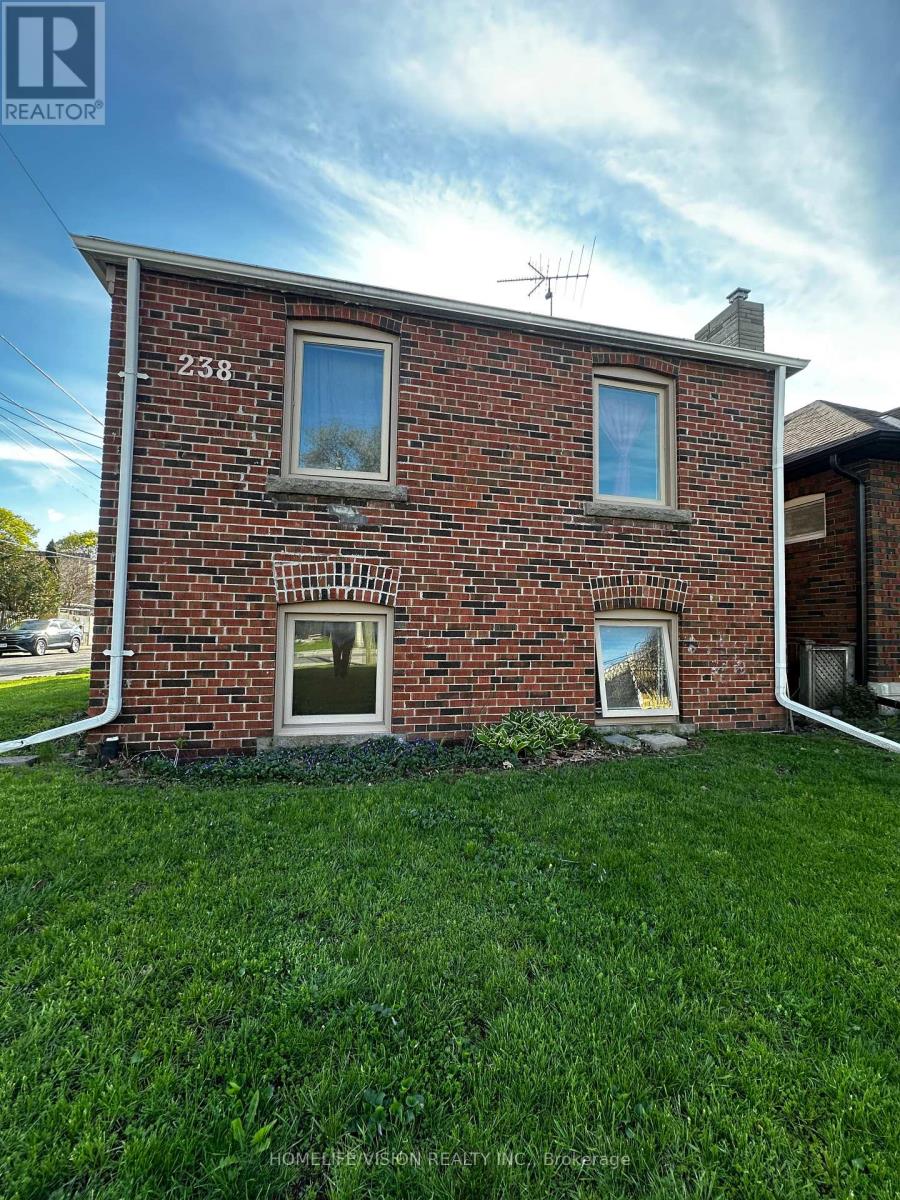 1 - 238 GLEBEMOUNT AVENUE, Toronto, Ontario