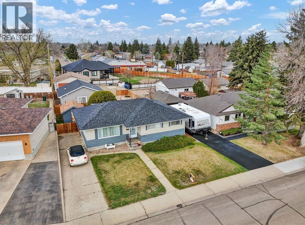 1804 & #1 1804 24 Street Se, Medicine Hat, Alberta  T1A 2J1 - Photo 6 - A2309392