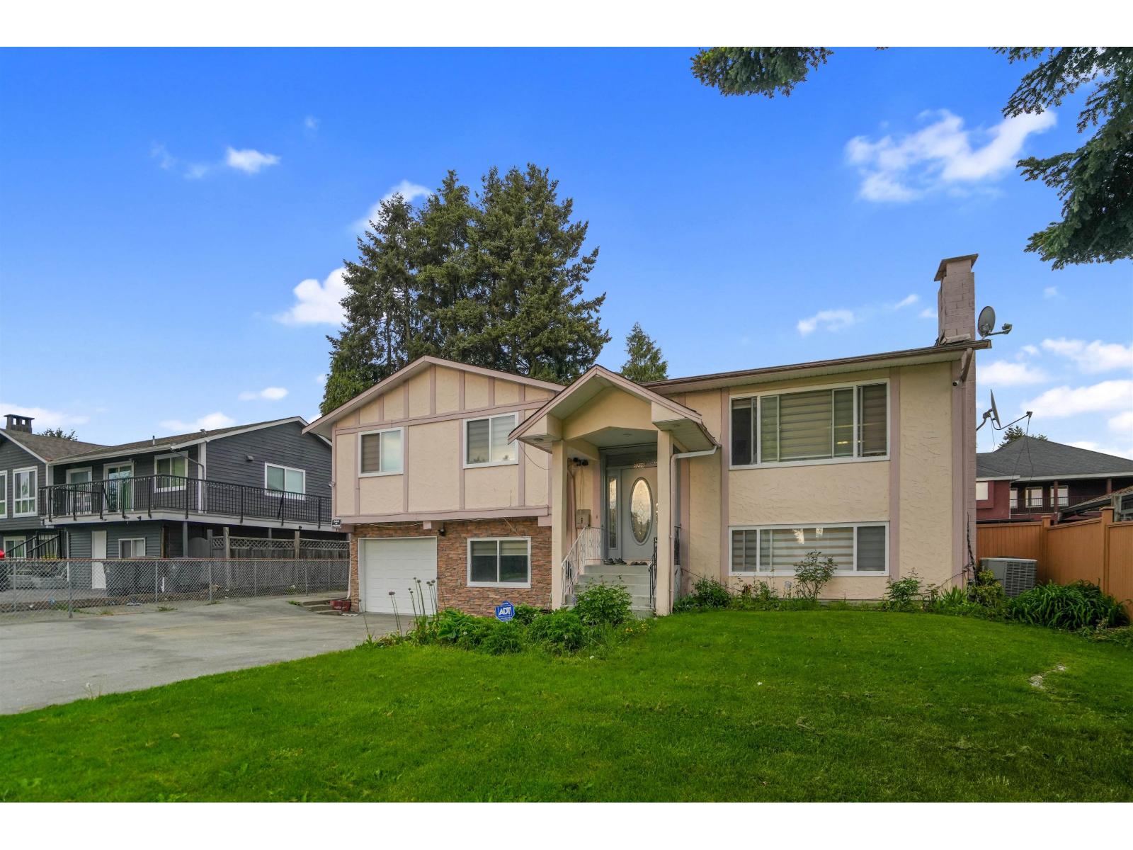 9298 Cinnamon Drive, Surrey, British Columbia  V3V 1V2 - Photo 2 - R3121004