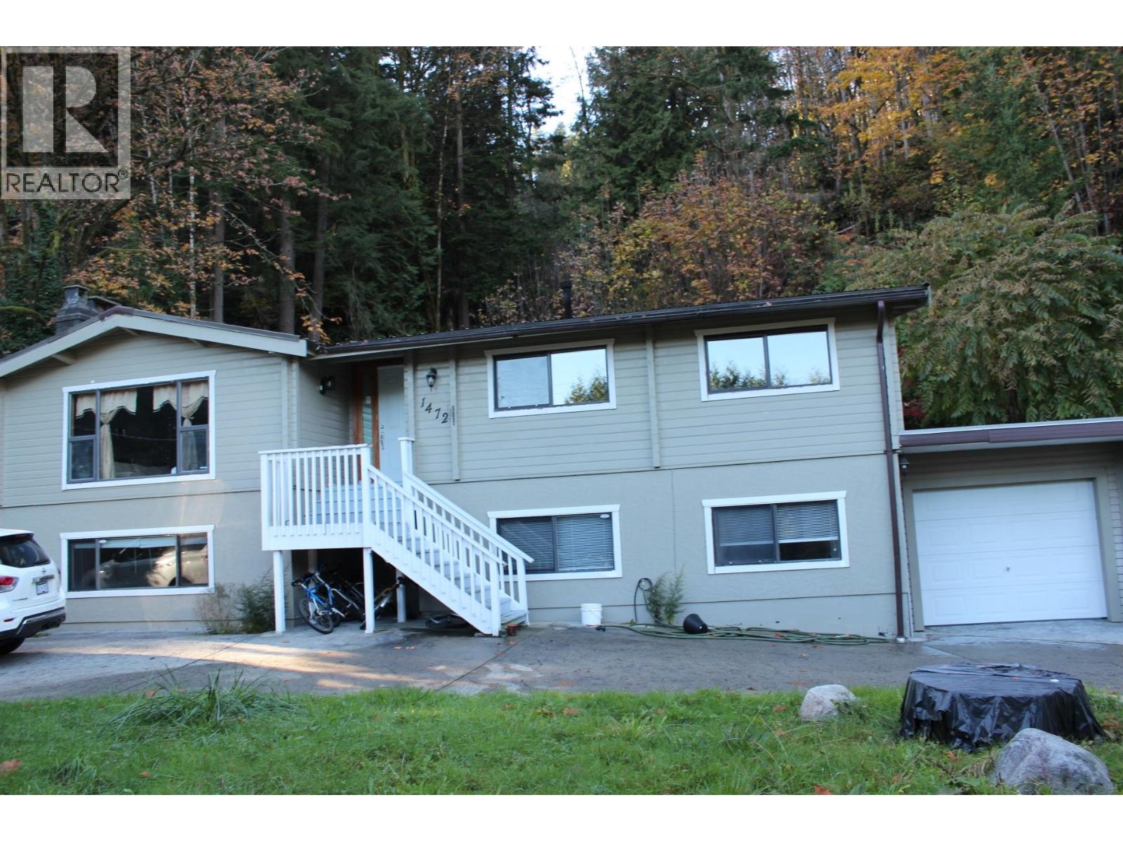 1472 Pipeline Road, Coquitlam, British Columbia  V3E 2X1 - Photo 2 - R3102509