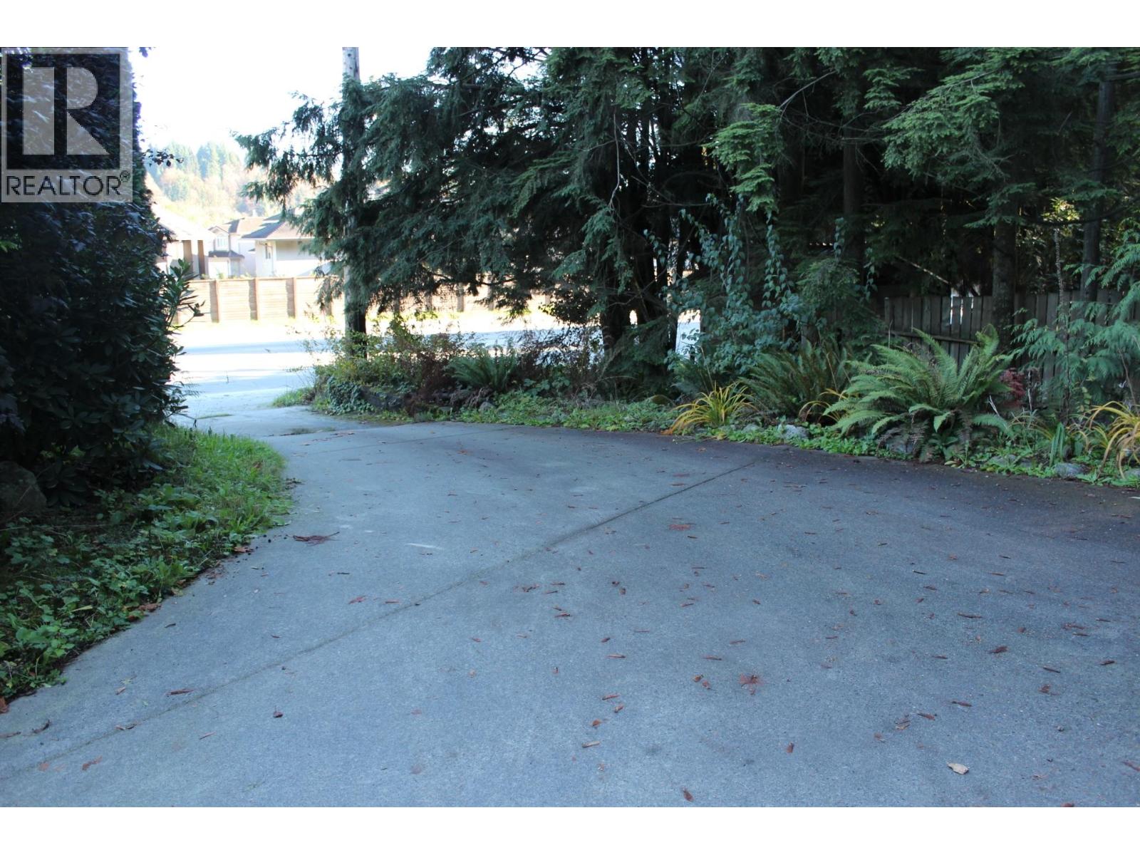 1472 Pipeline Road, Coquitlam, British Columbia  V3E 2X1 - Photo 5 - R3102509