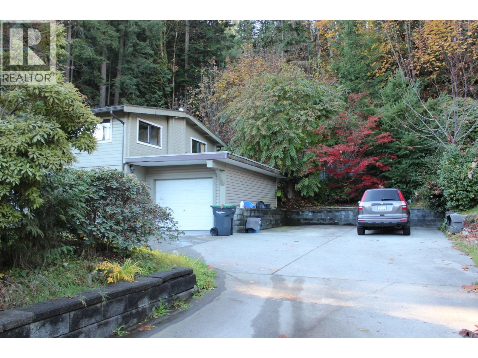 1472 Pipeline Road, Coquitlam, British Columbia  V3E 2X1 - Photo 3 - R3102509