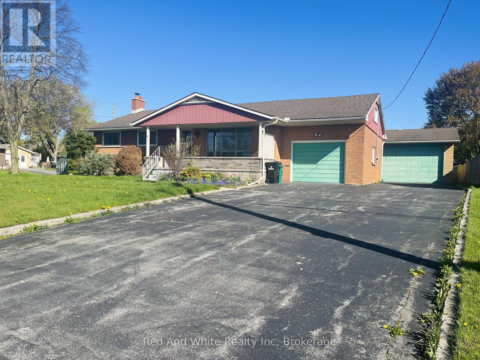 157 Schweitzer Street, Waterloo, Ontario  N2K 1C3 - Photo 2 - X13107974