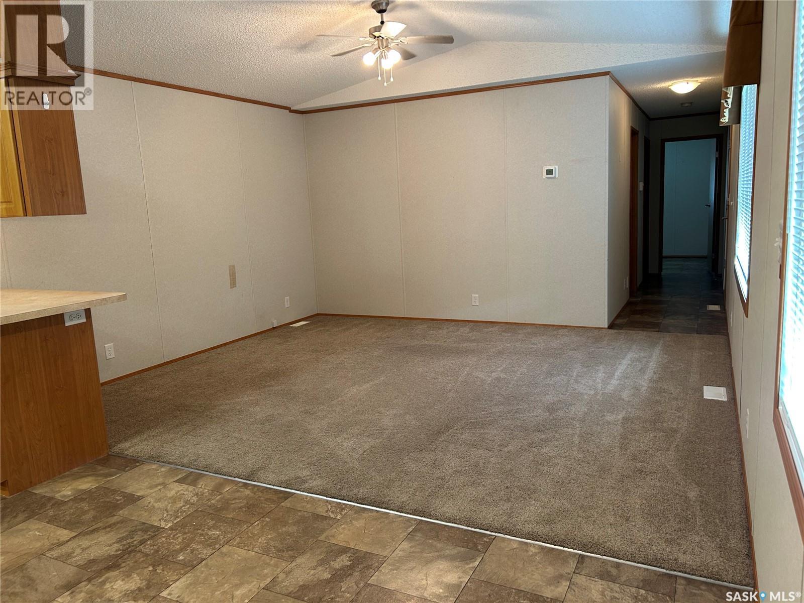 17 2004 Alice Road, Estevan, Saskatchewan  S4A 3A7 - Photo 5 - SK035514