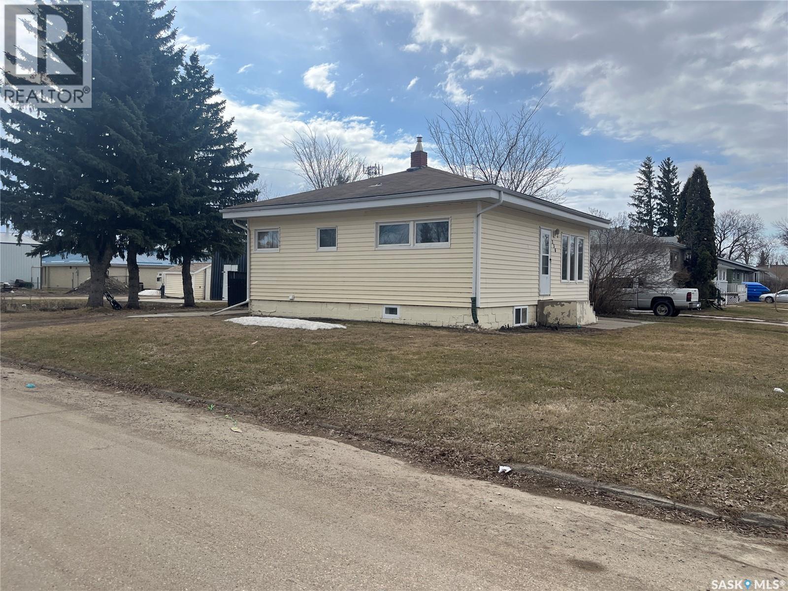238 1st Street Nw, Wadena, Saskatchewan  S0A 4J0 - Photo 3 - SK035506