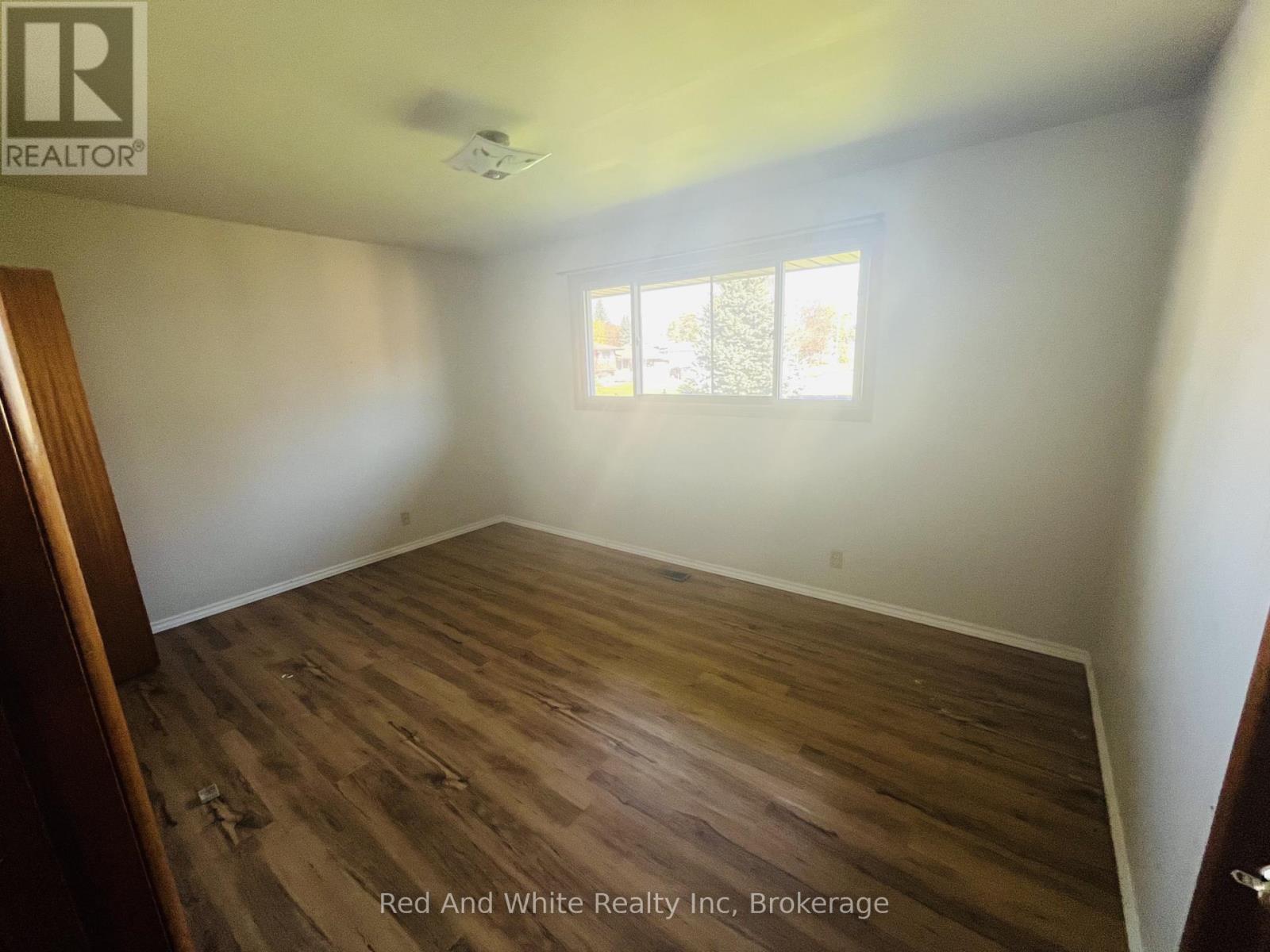 157 Schweitzer Street, Waterloo, Ontario  N2K 1C3 - Photo 16 - X13107974
