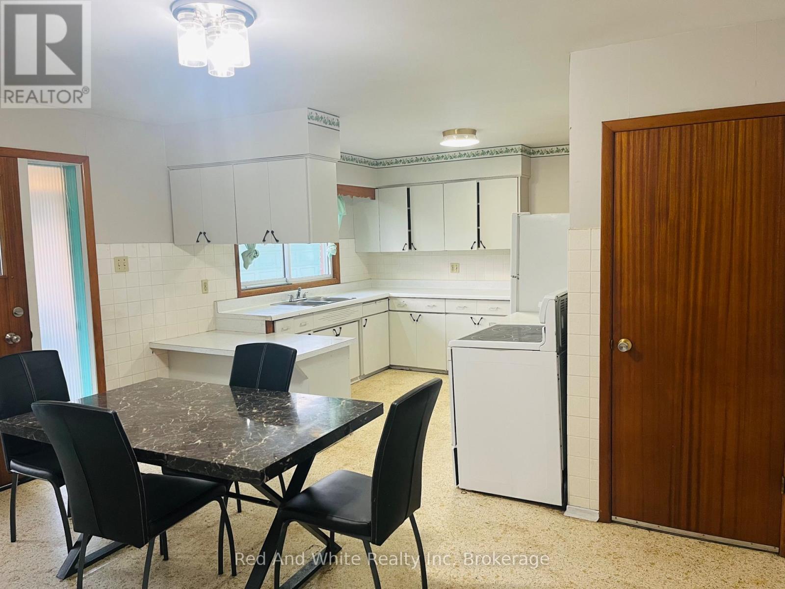 157 Schweitzer Street, Waterloo, Ontario  N2K 1C3 - Photo 10 - X13107974
