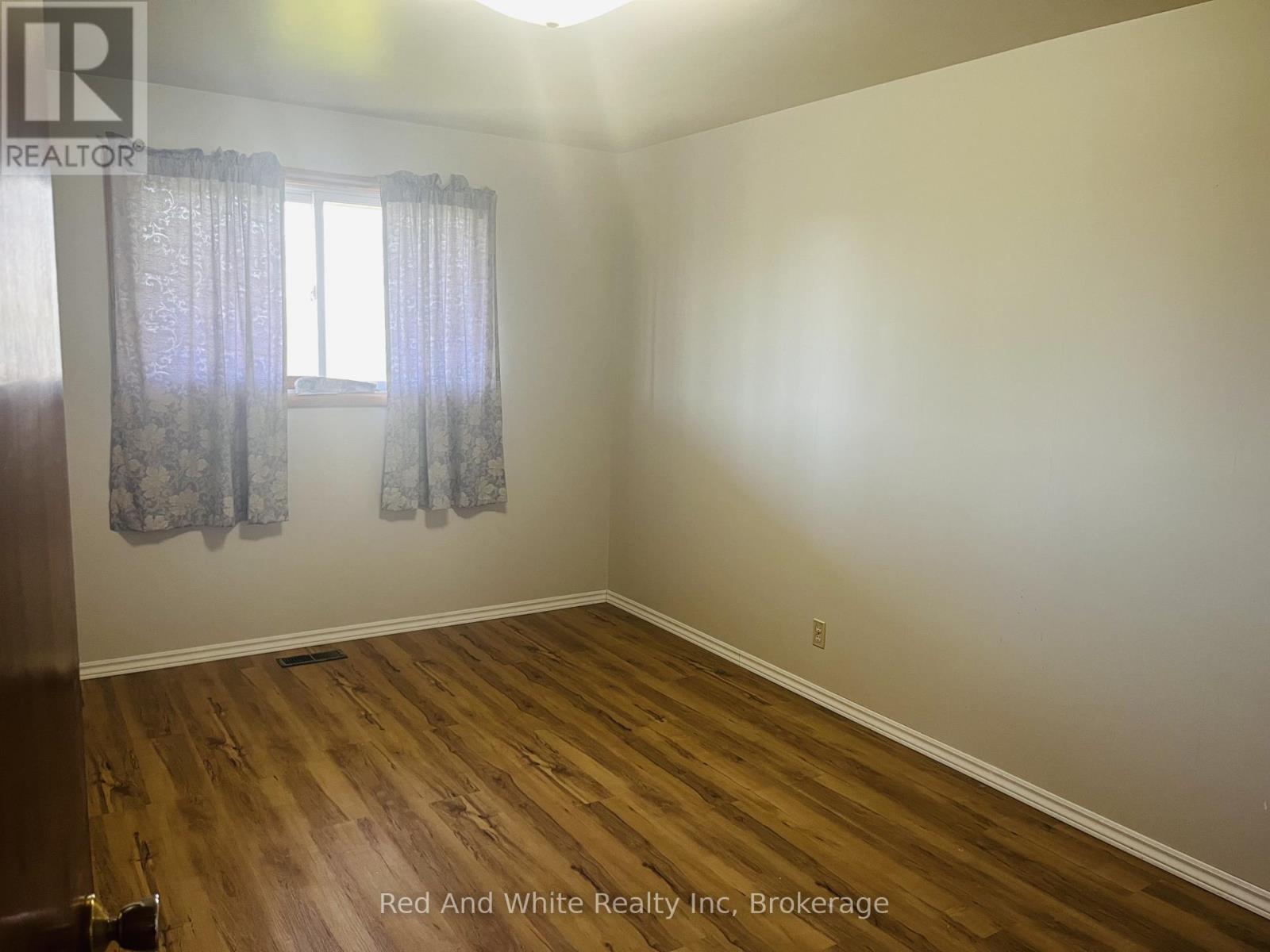 157 Schweitzer Street, Waterloo, Ontario  N2K 1C3 - Photo 15 - X13107974