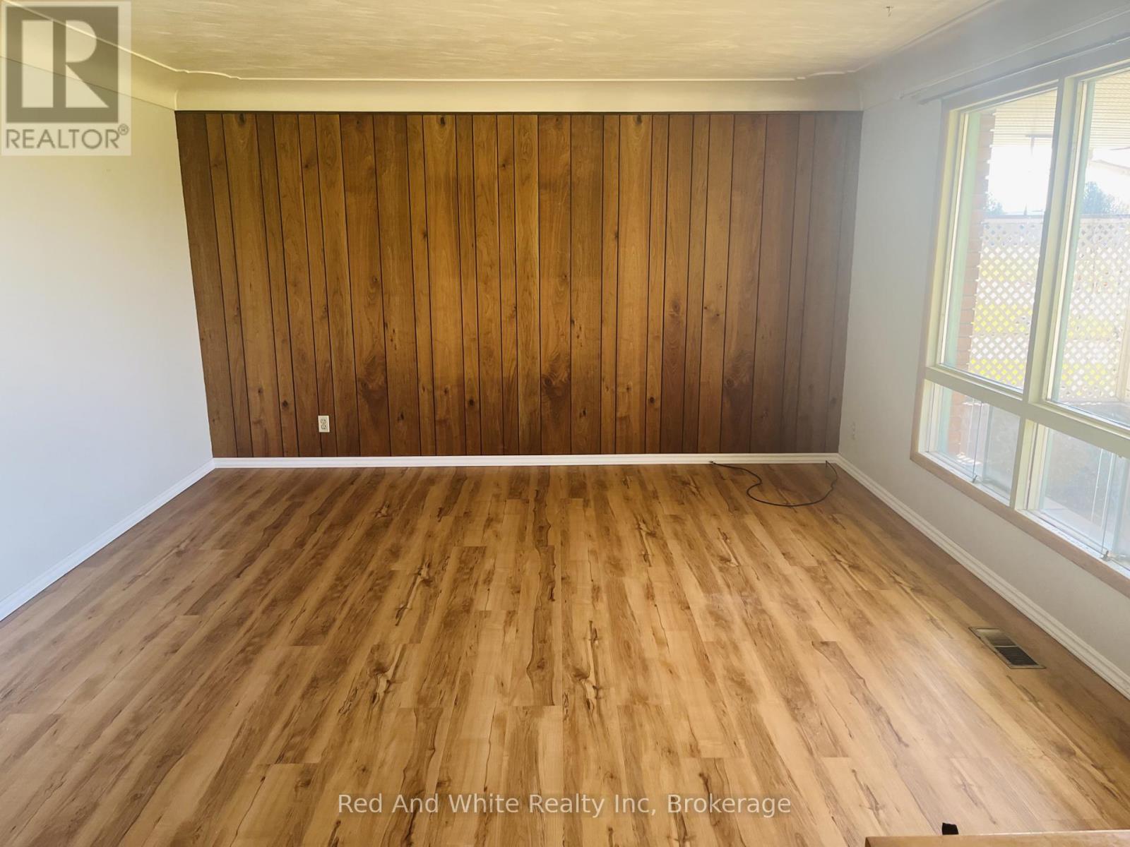 157 Schweitzer Street, Waterloo, Ontario  N2K 1C3 - Photo 7 - X13107974
