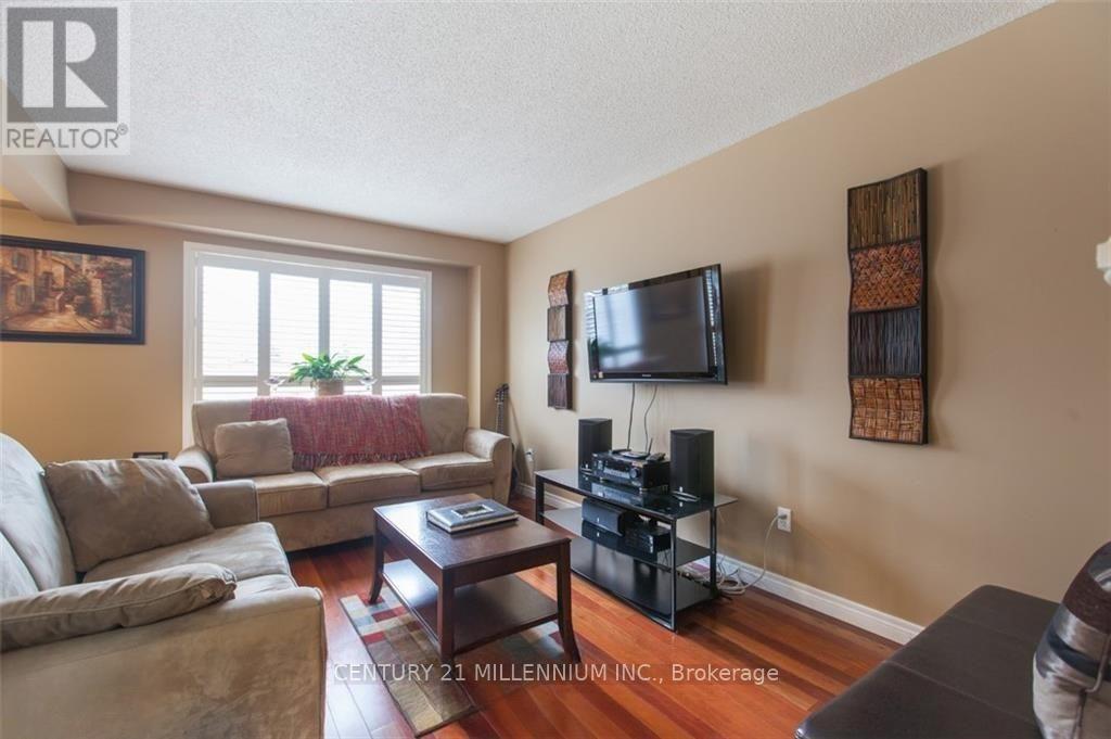 91 Jerry Drive, Cambridge, Ontario  N3C 4G2 - Photo 2 - X13107658
