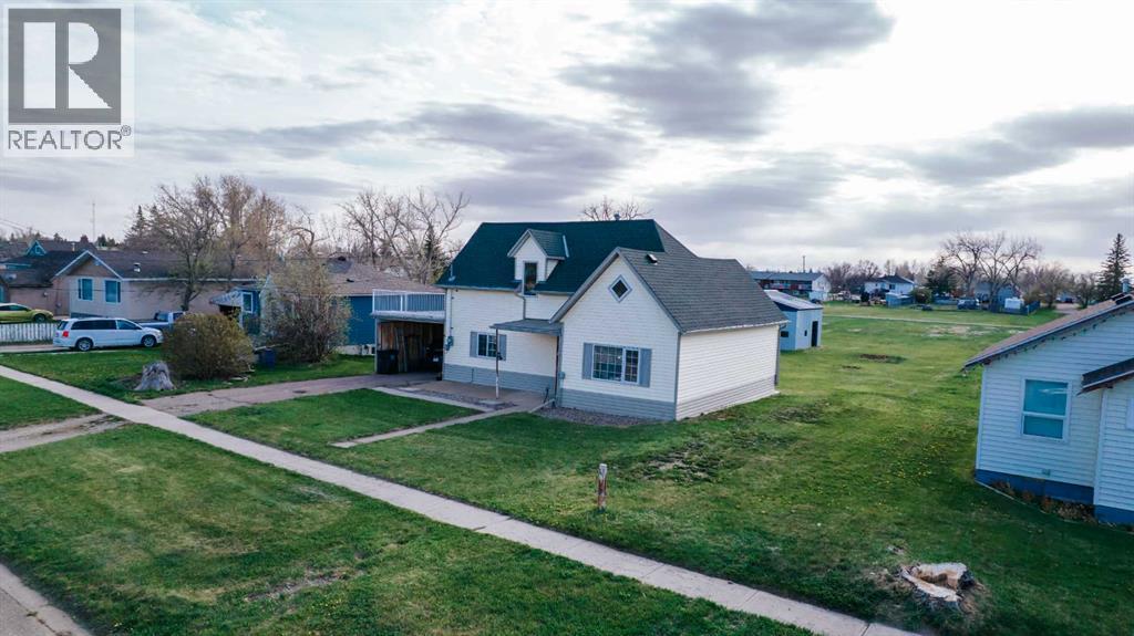 358 N 100 W, Raymond, Alberta  T0K 2S0 - Photo 7 - A2306285