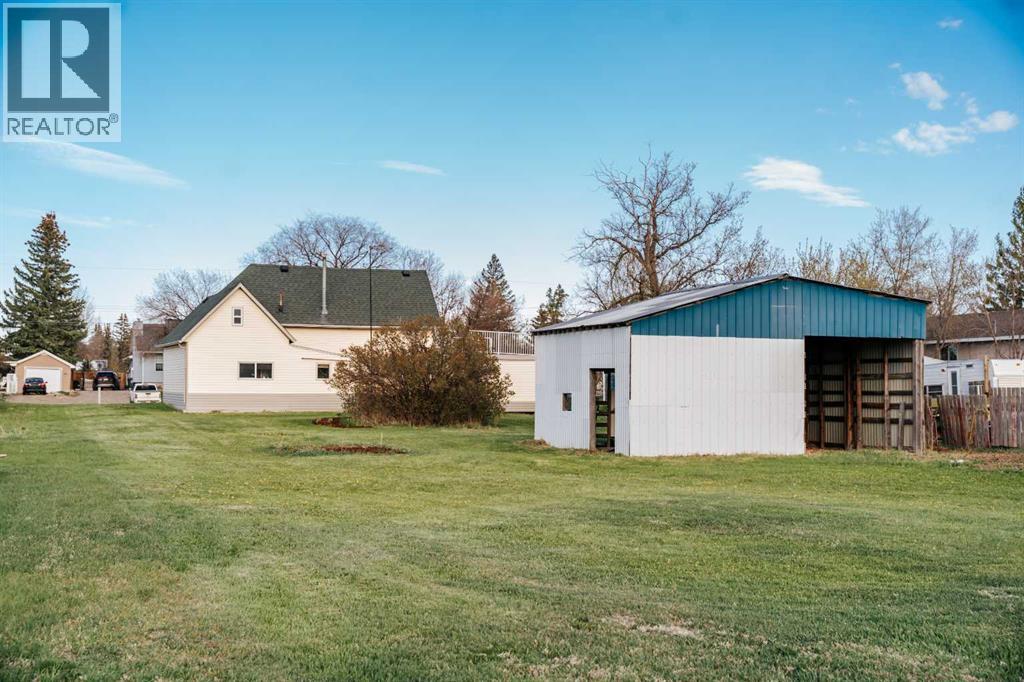 358 N 100 W, Raymond, Alberta  T0K 2S0 - Photo 30 - A2306285
