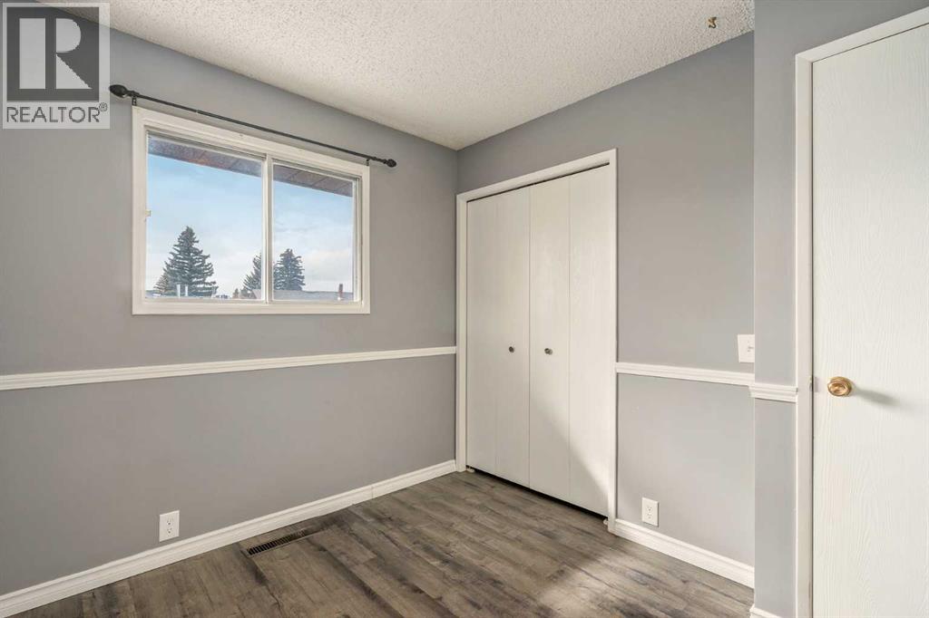 19 Bernard Drive NW, Calgary, Alberta  T3K 2B4 - Photo 13 - A2304566