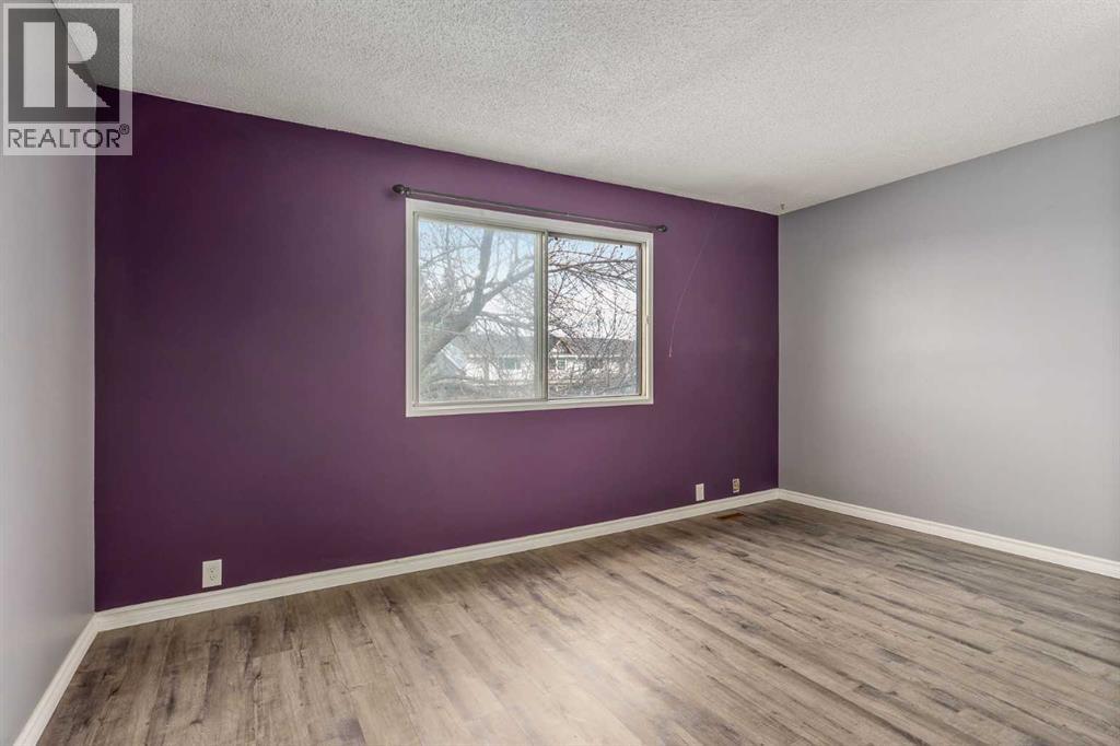 19 Bernard Drive NW, Calgary, Alberta  T3K 2B4 - Photo 19 - A2304566