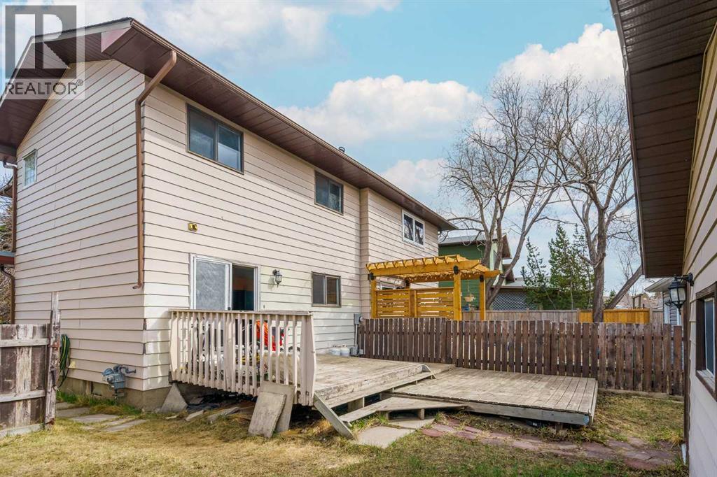 19 Bernard Drive NW, Calgary, Alberta  T3K 2B4 - Photo 27 - A2304566