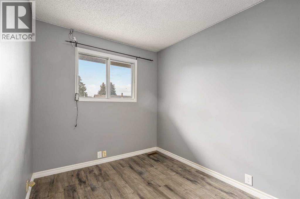 19 Bernard Drive NW, Calgary, Alberta  T3K 2B4 - Photo 14 - A2304566