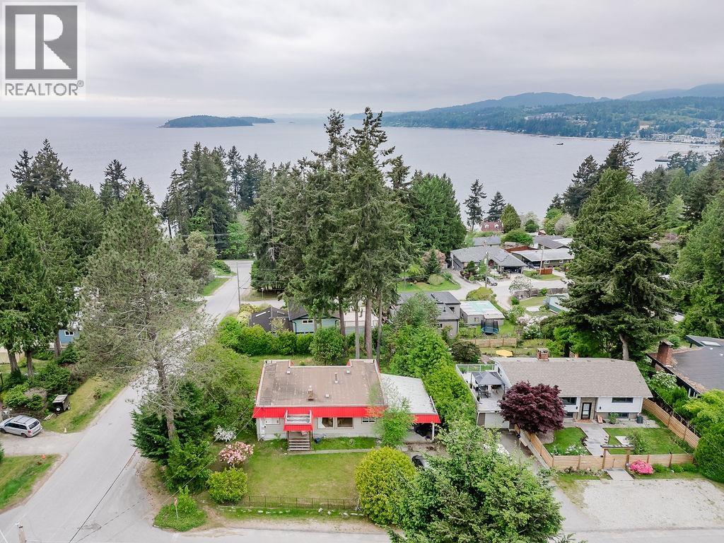 5197 Radcliffe Road, Sechelt, British Columbia  V7Z 0C1 - Photo 8 - R3121704