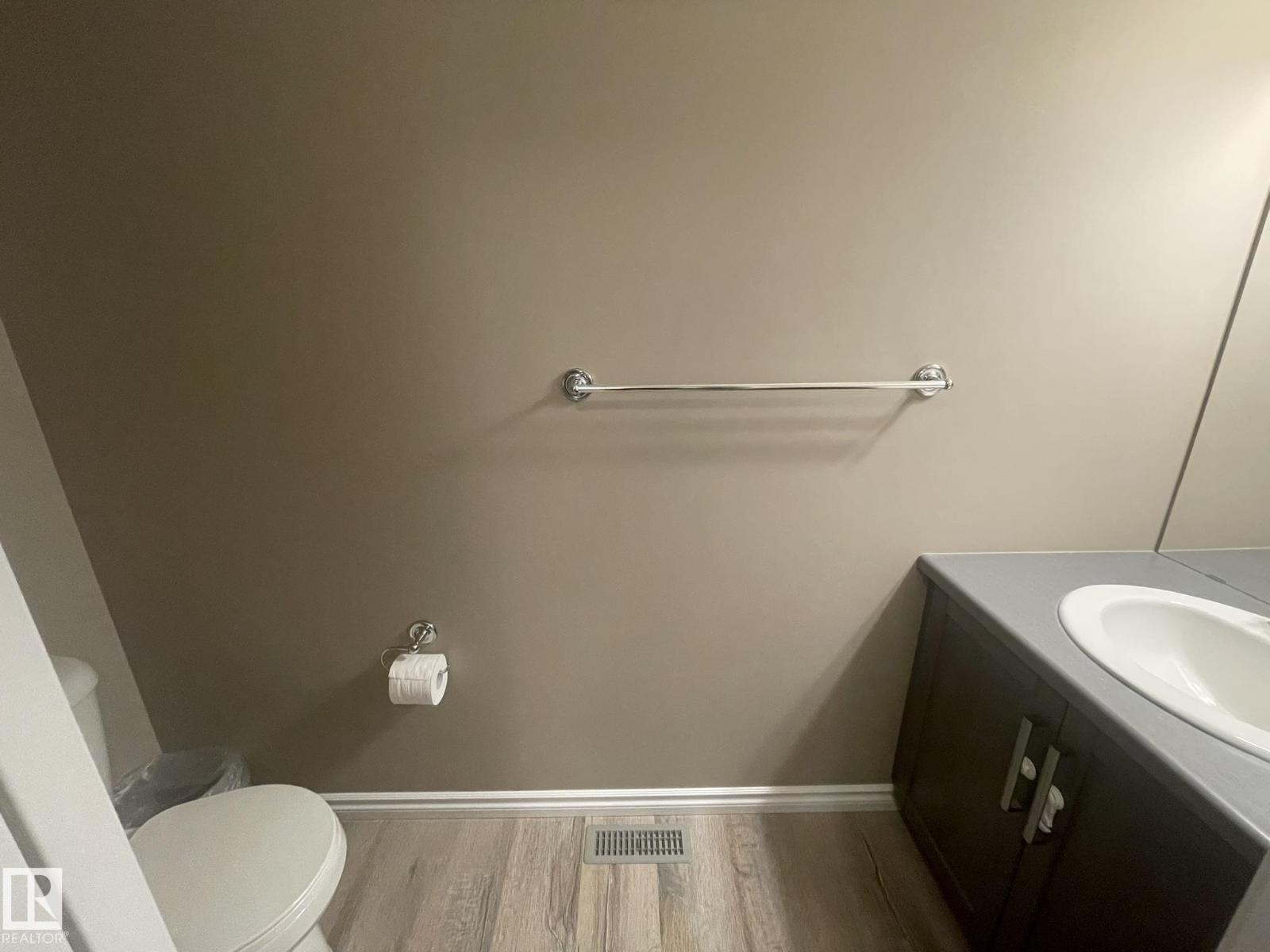871 Ebbers Cr Nw, Edmonton, Alberta  T5Y 3V1 - Photo 3 - E4486757