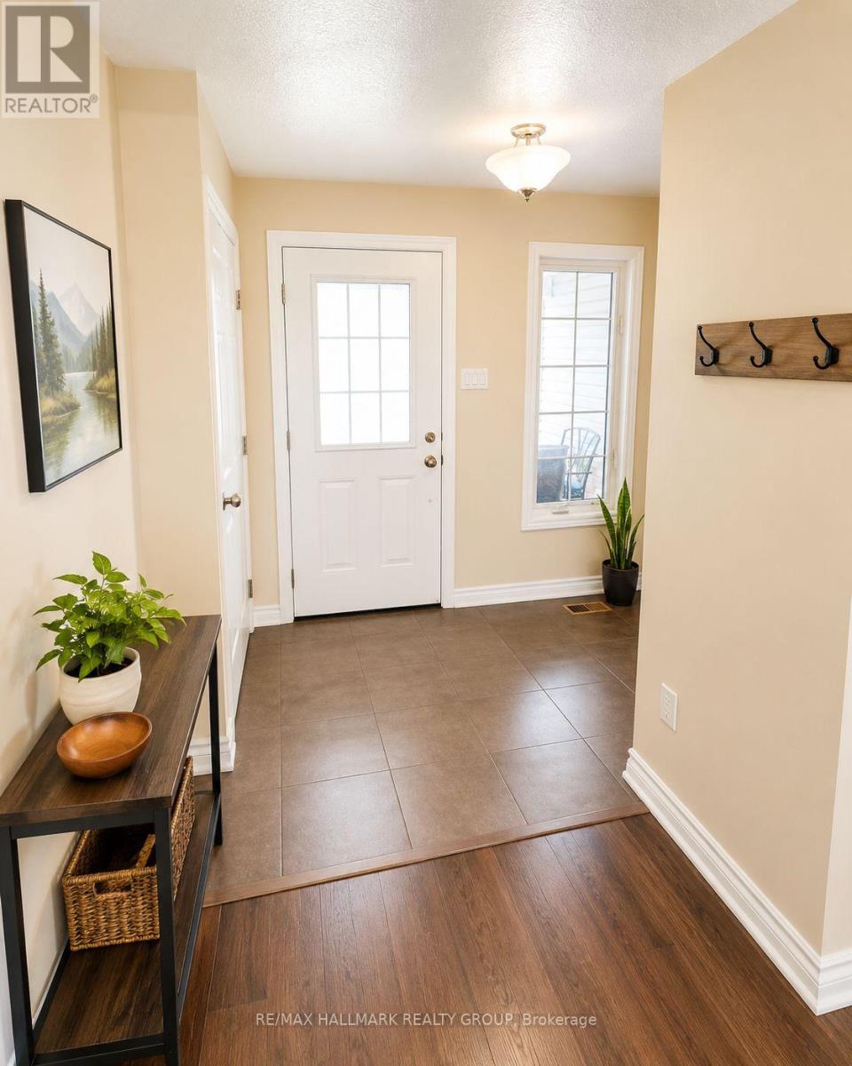 202 Conifer Creek Circle, Ottawa, Ontario  K2M 0M2 - Photo 2 - X13107984