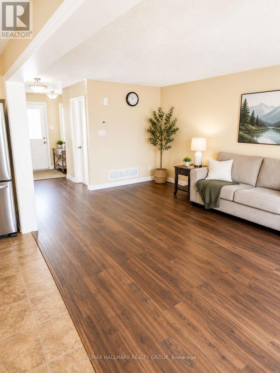 202 Conifer Creek Circle, Ottawa, Ontario  K2M 0M2 - Photo 4 - X13107984