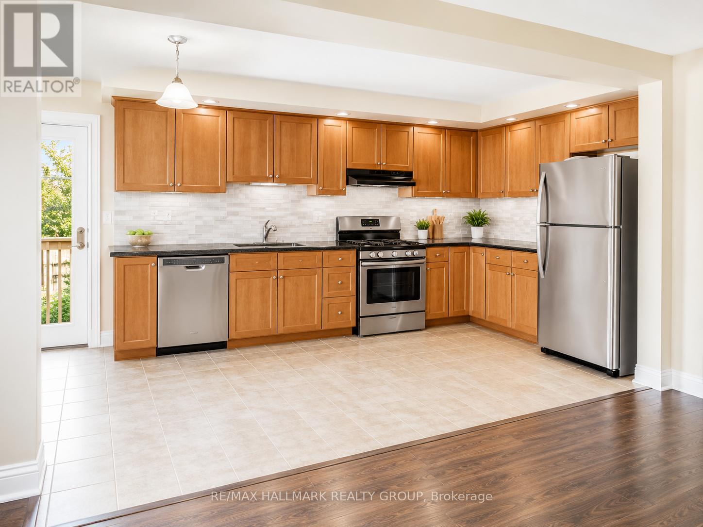 202 Conifer Creek Circle, Ottawa, Ontario  K2M 0M2 - Photo 6 - X13107984