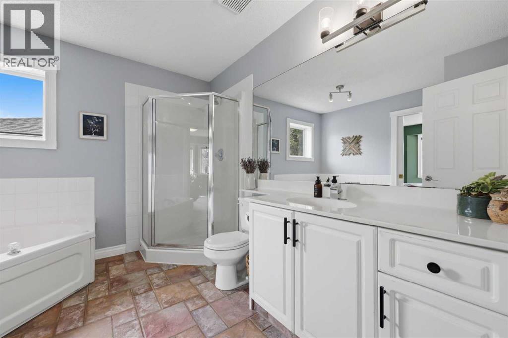 450 Regal Park NE, Calgary, Alberta  T2E 0S6 - Photo 23 - A2308575