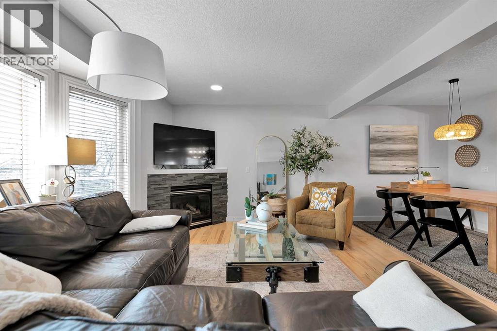 40 Patina Terrace Sw, Calgary, Alberta  T3H 4M8 - Photo 3 - A2301285