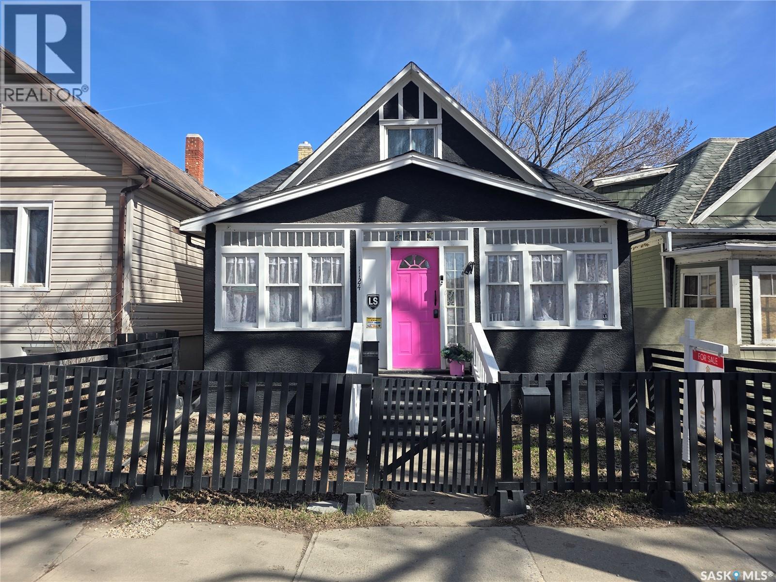 1124 Victoria AVENUE, Regina, Saskatchewan