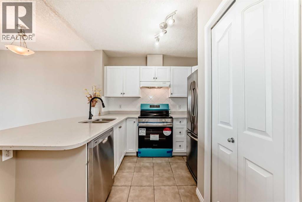 707, 1053 10 Street SW, Calgary, Alberta  T2R 1S6 - Photo 2 - A2309645