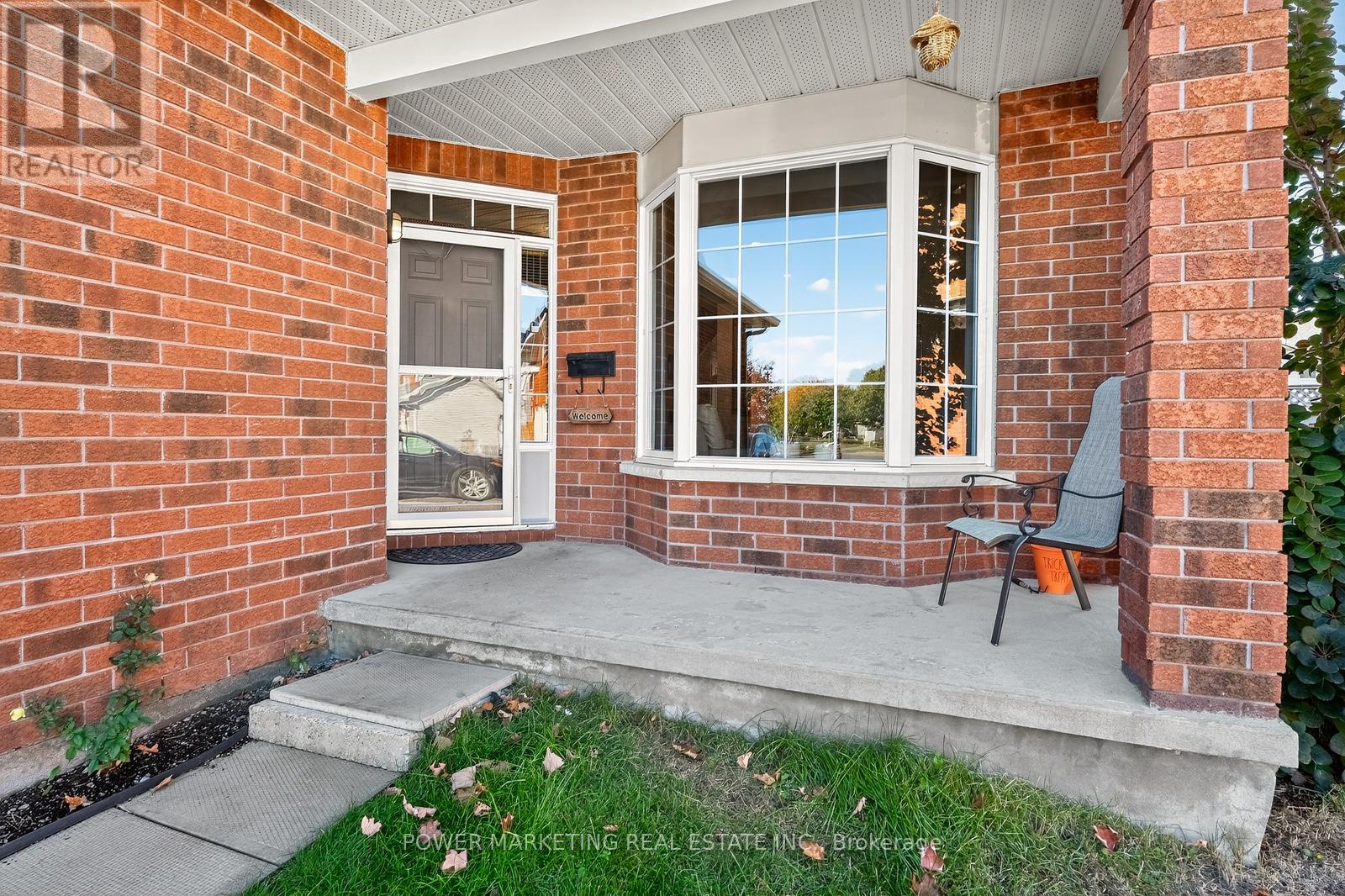 22 New Deighton Crescent W, Ottawa, Ontario  K2G 6H6 - Photo 3 - X13108008