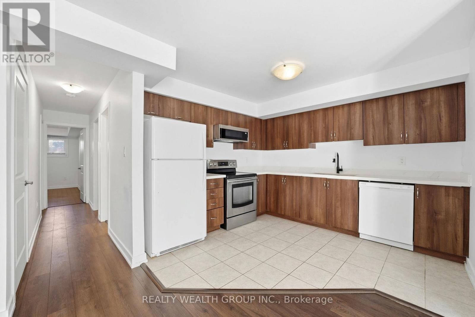202 - 2355 Sheppard Avenue W, Toronto, Ontario  M9M 0E7 - Photo 4 - W13108000
