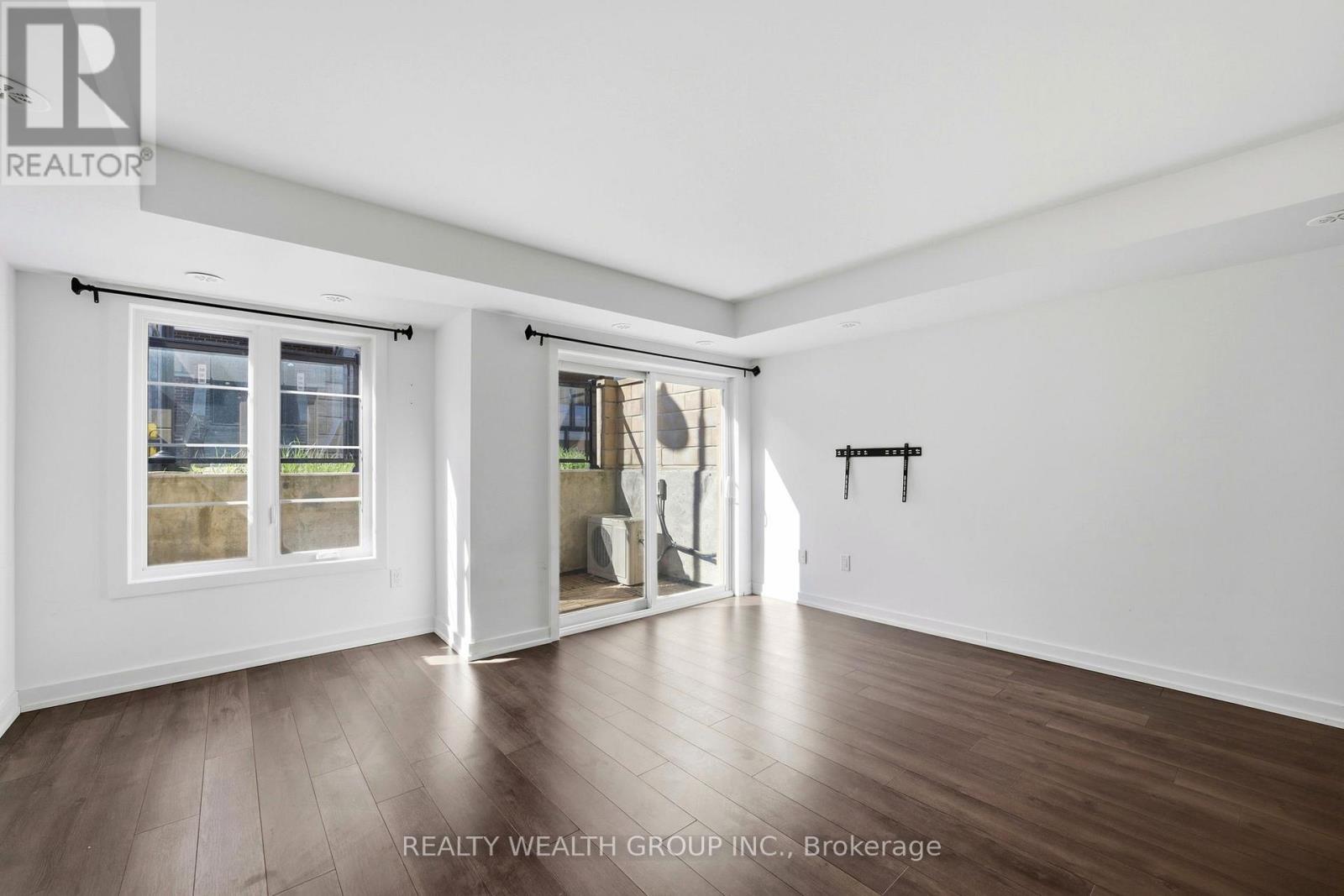 202 - 2355 Sheppard Avenue W, Toronto, Ontario  M9M 0E7 - Photo 5 - W13108000