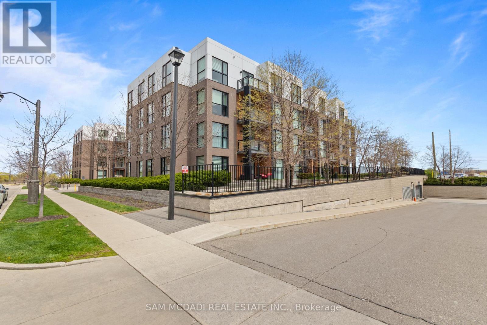 204 - 210 Sabina Drive E, Oakville, Ontario  L6H 0W6 - Photo 17 - W13108018