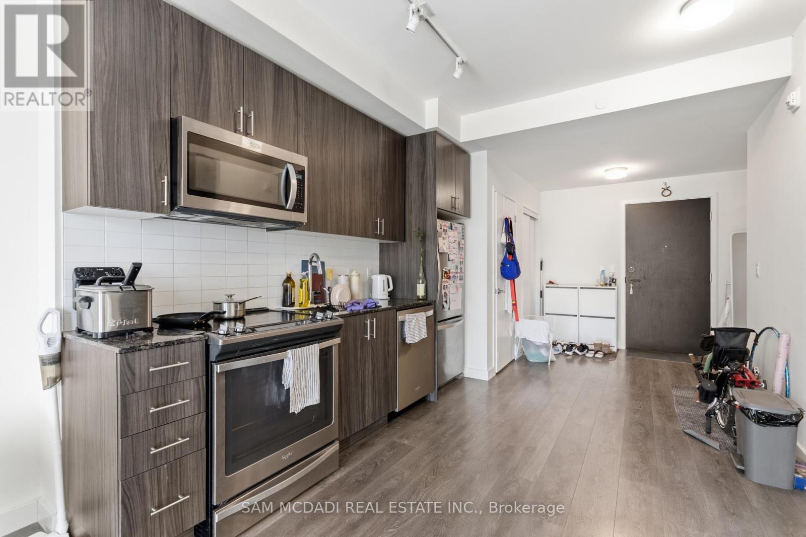 204 - 210 Sabina Drive E, Oakville, Ontario  L6H 0W6 - Photo 8 - W13108018