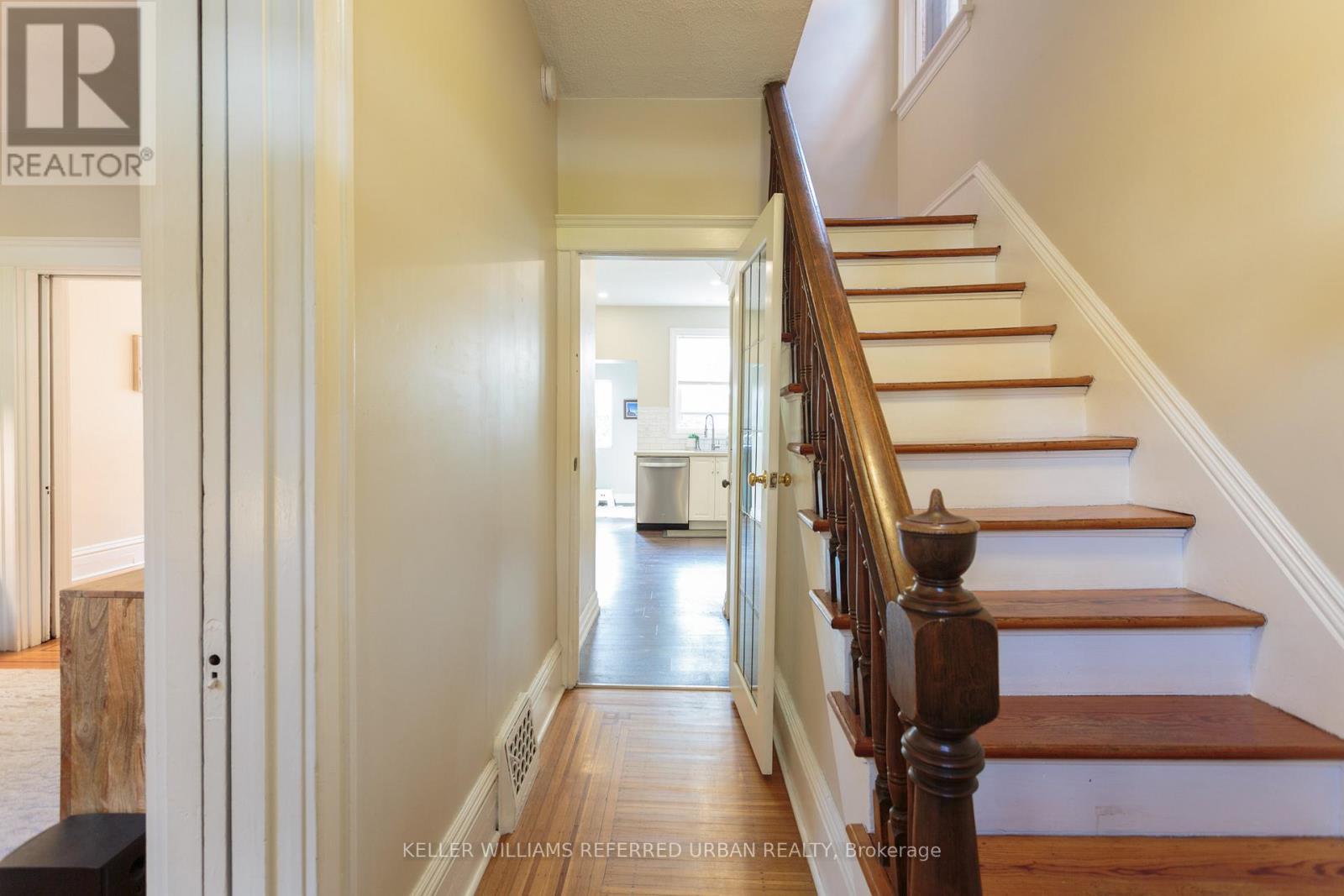 122 Kent Street, Hamilton, Ontario  L8P 3Z3 - Photo 2 - X13108032