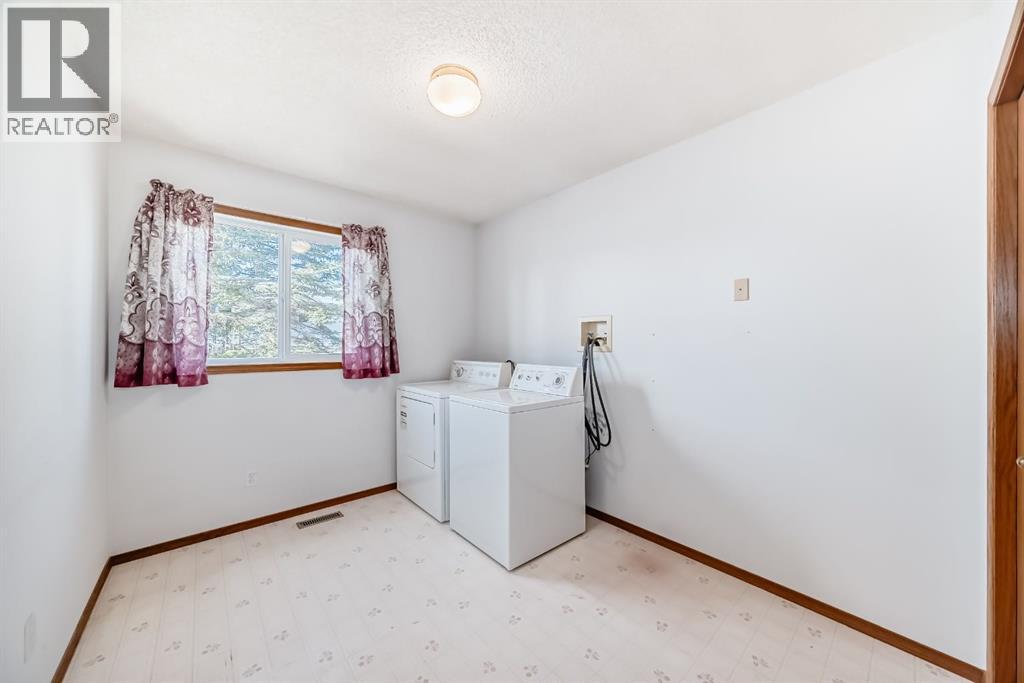 32 West Mackay Crescent, Cochrane, Alberta  T4C 1J9 - Photo 21 - A2285019