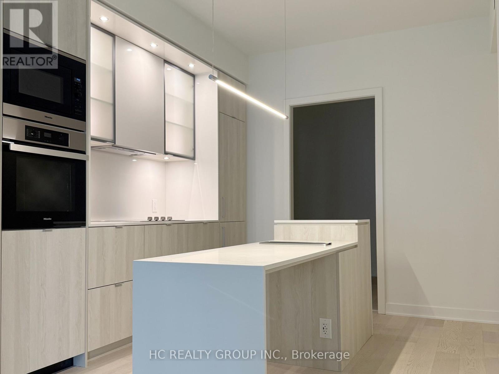 2107 - 11 Yorkville Avenue, Toronto, Ontario  M4W 1L2 - Photo 4 - C13108034