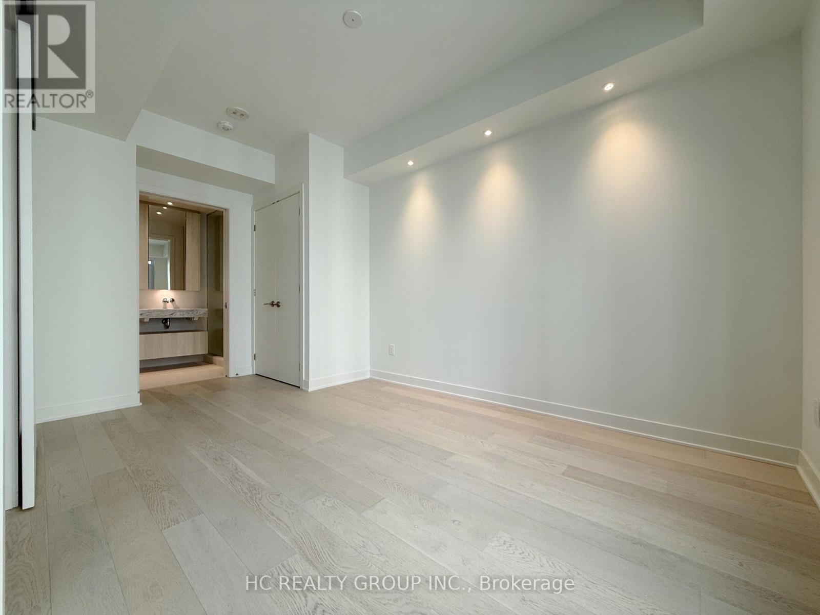 2107 - 11 Yorkville Avenue, Toronto, Ontario  M4W 1L2 - Photo 5 - C13108034