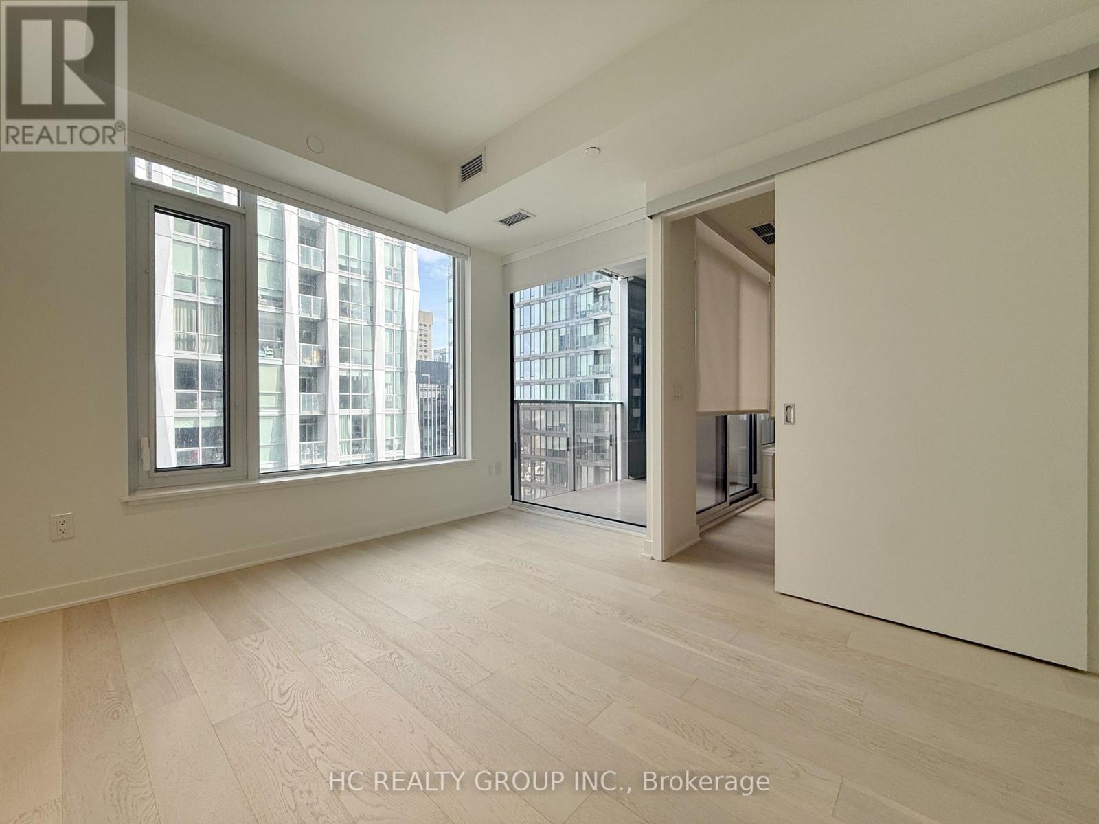 2107 - 11 Yorkville Avenue, Toronto, Ontario  M4W 1L2 - Photo 6 - C13108034