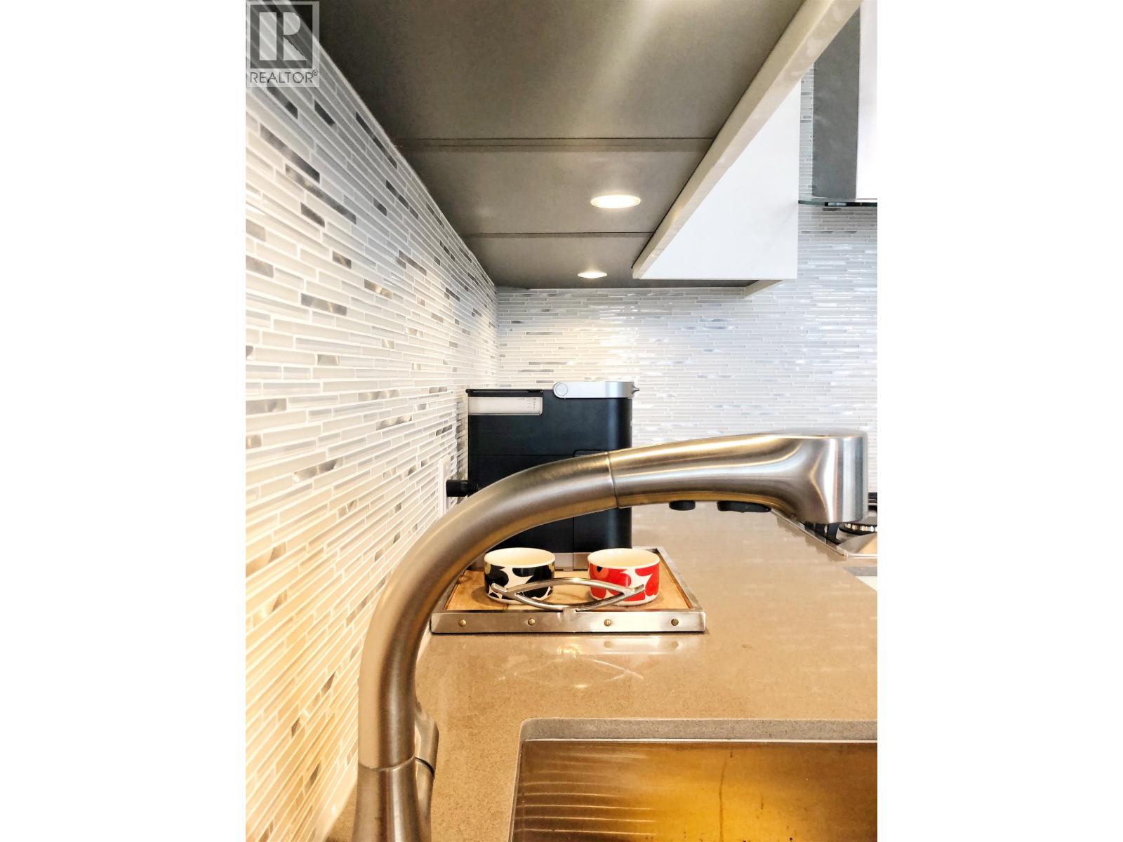 2703 1283 Howe Street, Vancouver, British Columbia  V6Z 0E3 - Photo 3 - R3120879