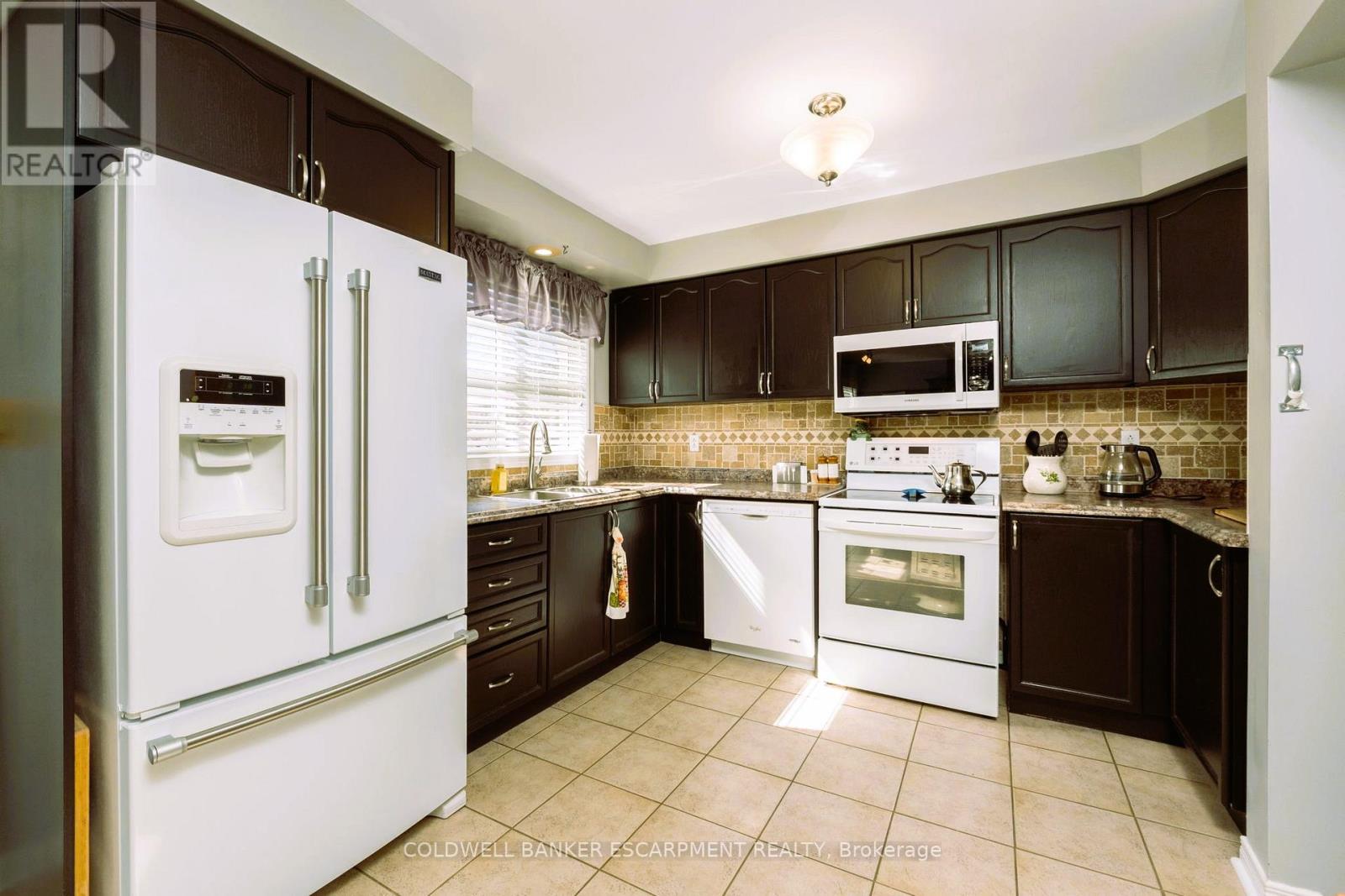 593 Caverhill Crescent, Milton, Ontario  L9T 5K1 - Photo 16 - W13108048