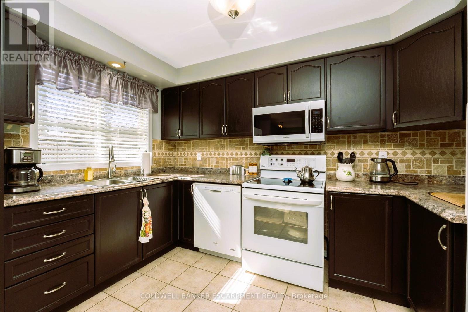 593 Caverhill Crescent, Milton, Ontario  L9T 5K1 - Photo 17 - W13108048