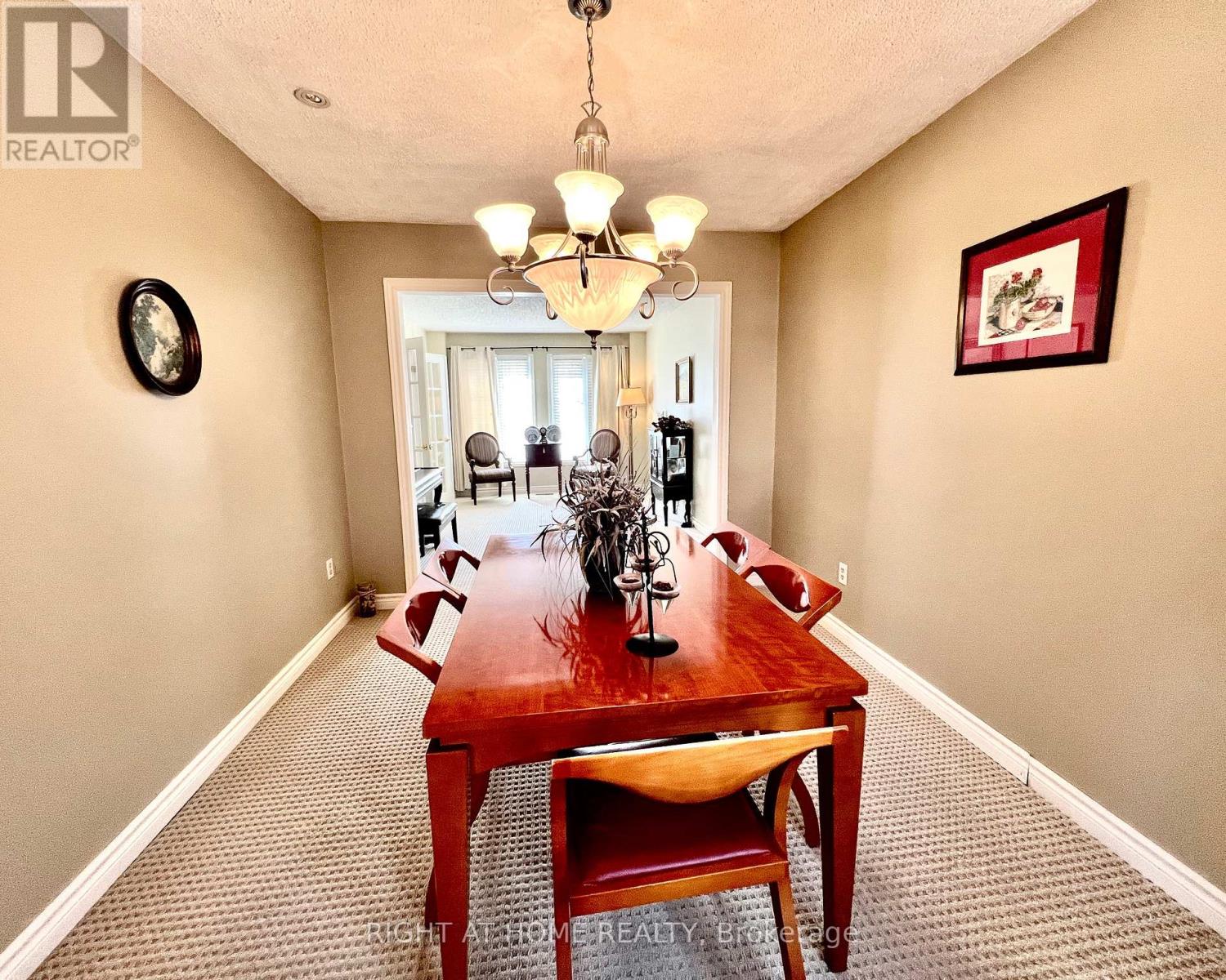 4 Silverbirch Place, Whitby, Ontario  L1R 1X7 - Photo 4 - E13050786