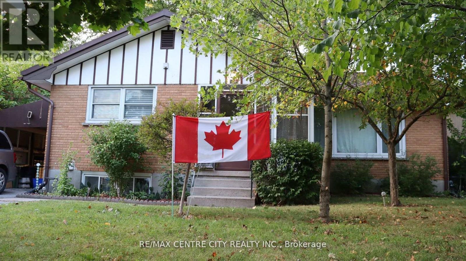 1948 Royal Crescent, London East, Ontario  N5V 1N7 - Photo 2 - X13010058