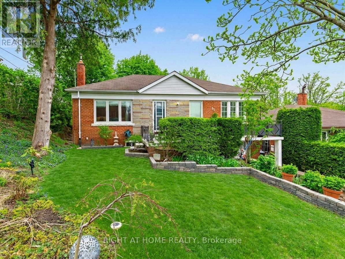 85 FLAMBOROUGH DRIVE, Toronto, Ontario